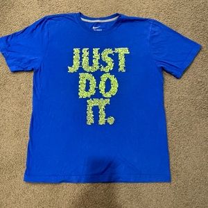 Men’s Nike t-shirt